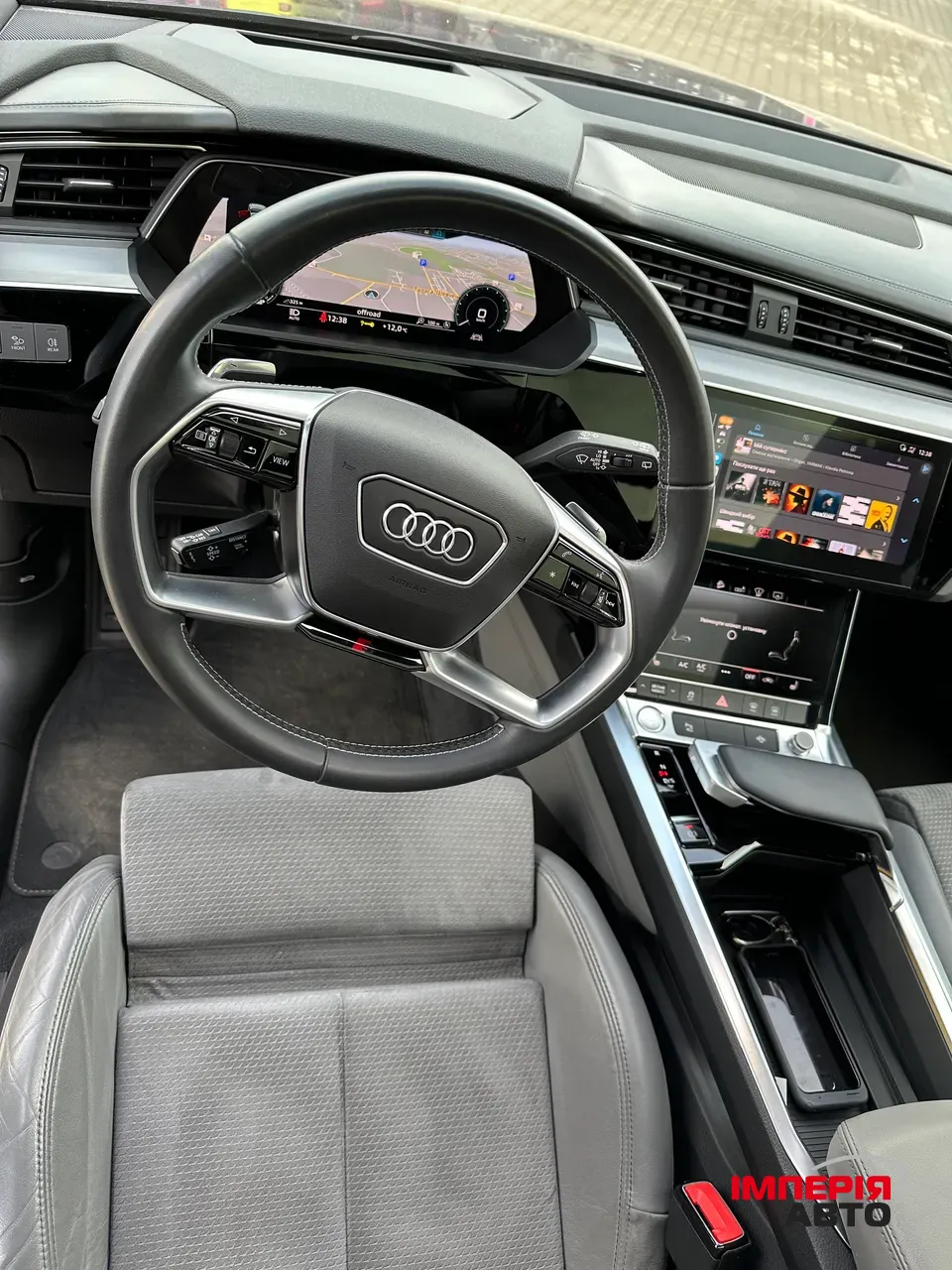 Audi e-tron - фото 21