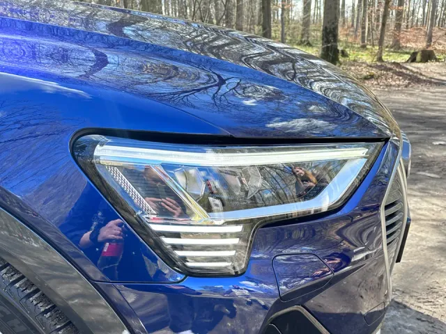 Audi e-tron - фото 2