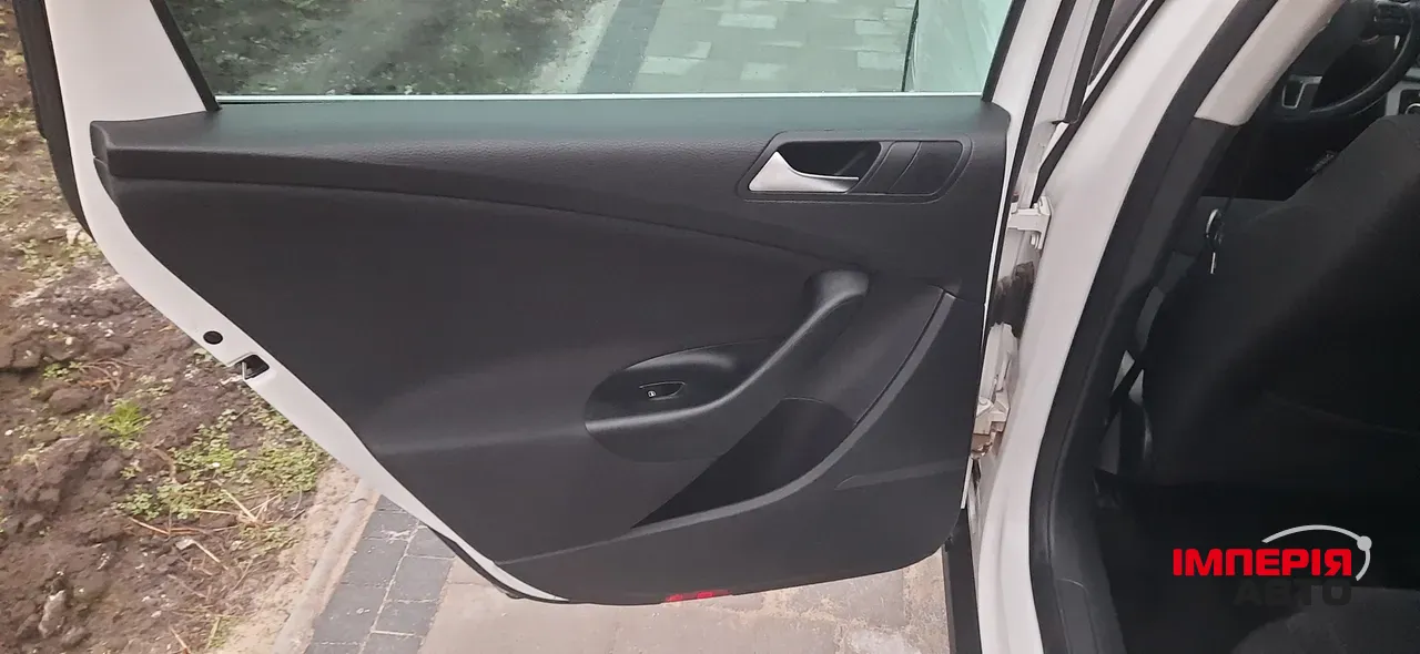 Volkswagen Passat - фото 12