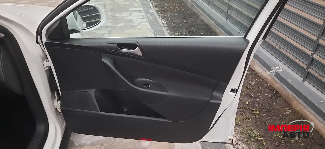 Volkswagen Passat - фото 7