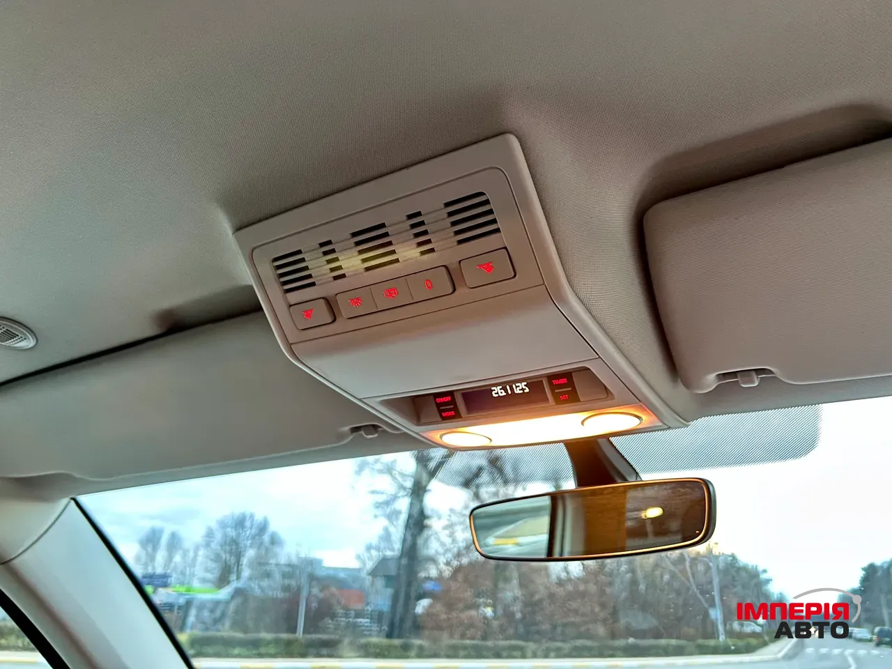 Volkswagen Caravelle - фото 15