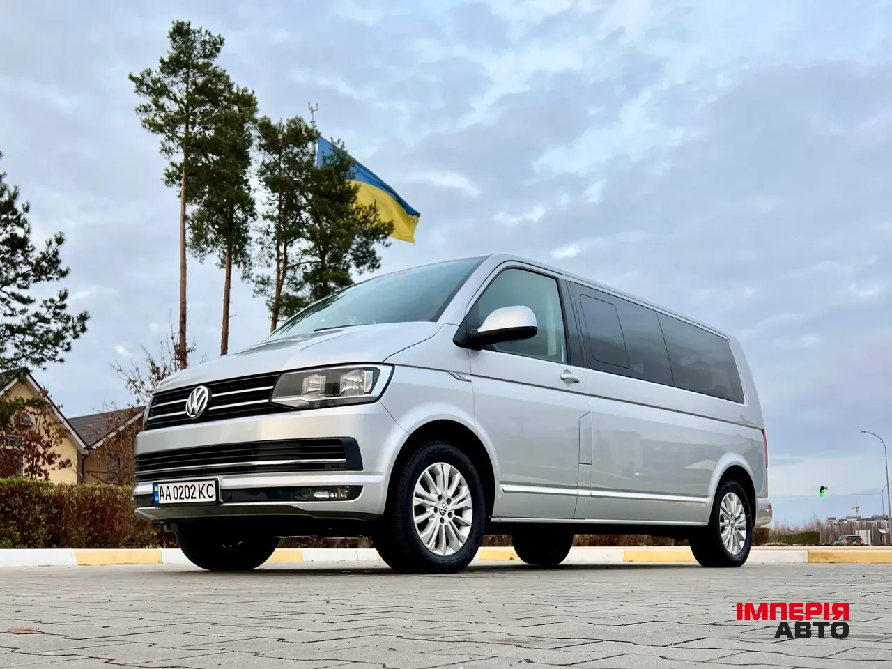 Volkswagen Caravelle - фото 2