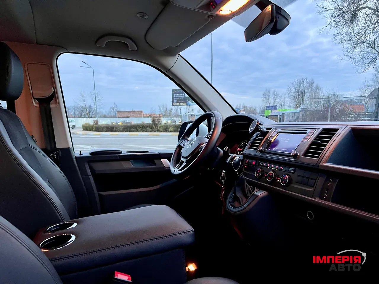 Volkswagen Caravelle - фото 32