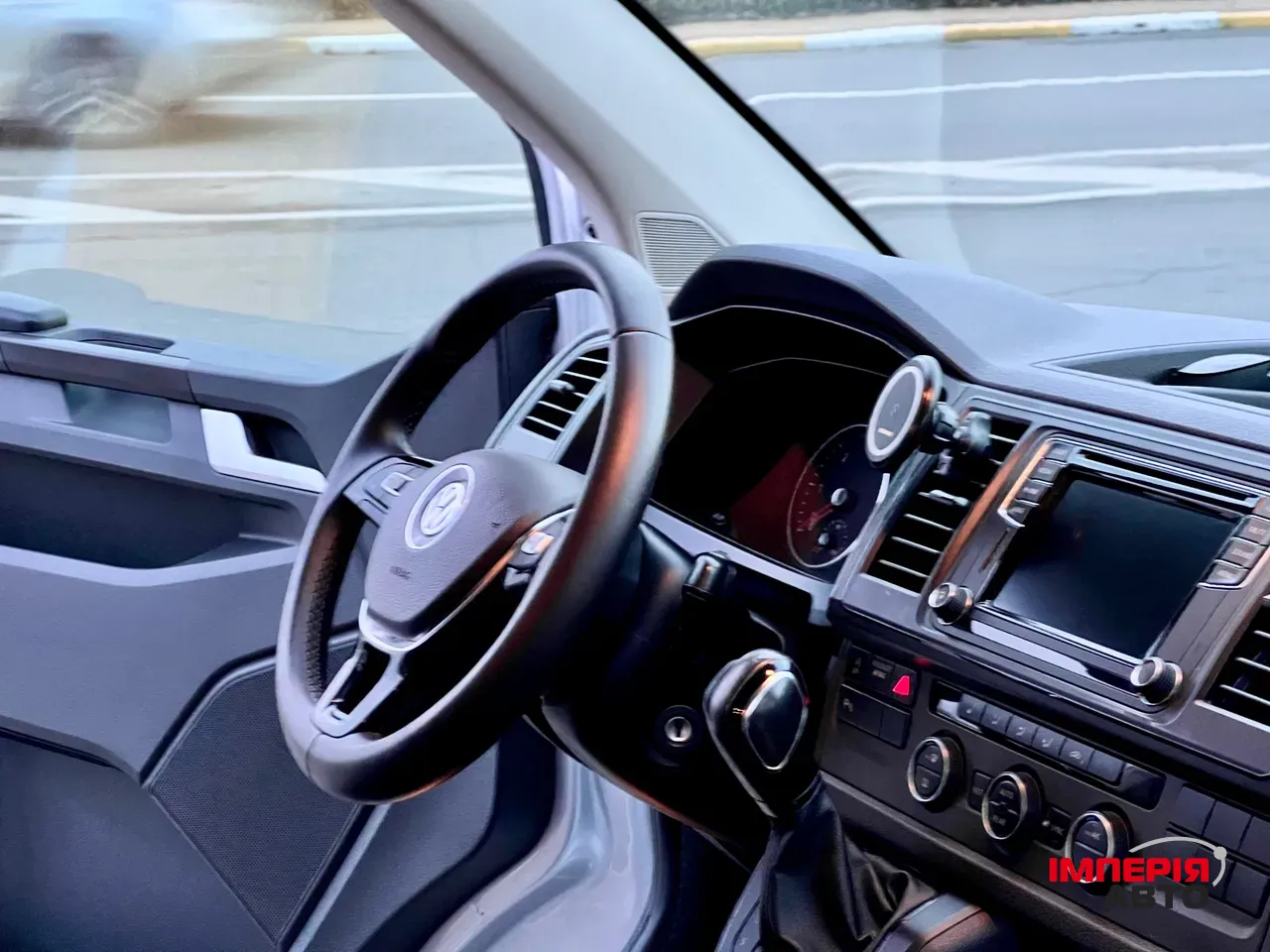 Volkswagen Caravelle - фото 30