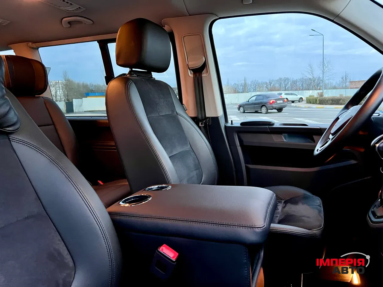 Volkswagen Caravelle - фото 27