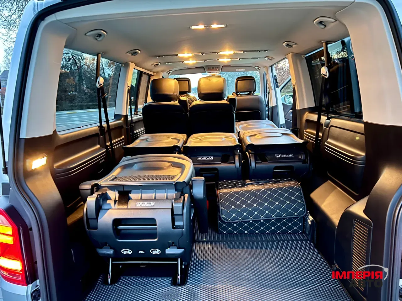 Volkswagen Caravelle - фото 26