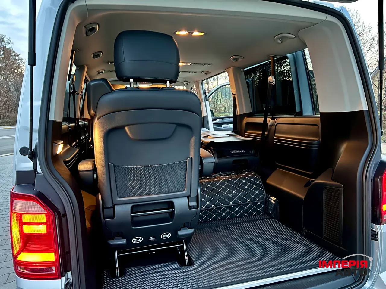 Volkswagen Caravelle - фото 24