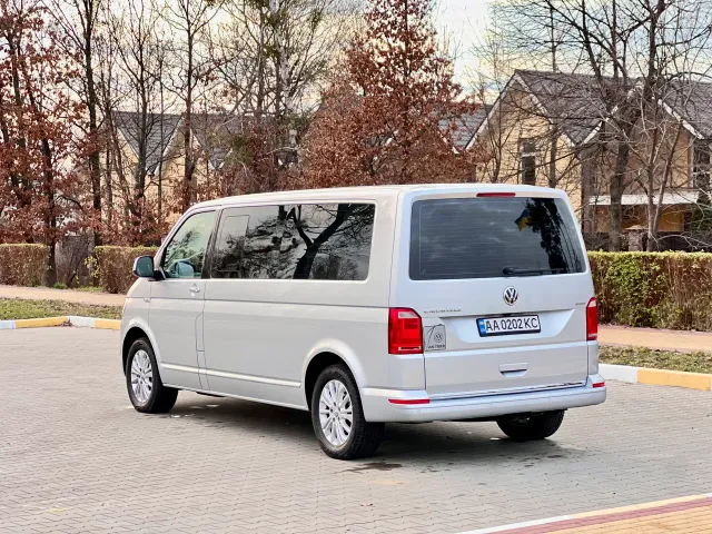 Volkswagen Caravelle - фото 3