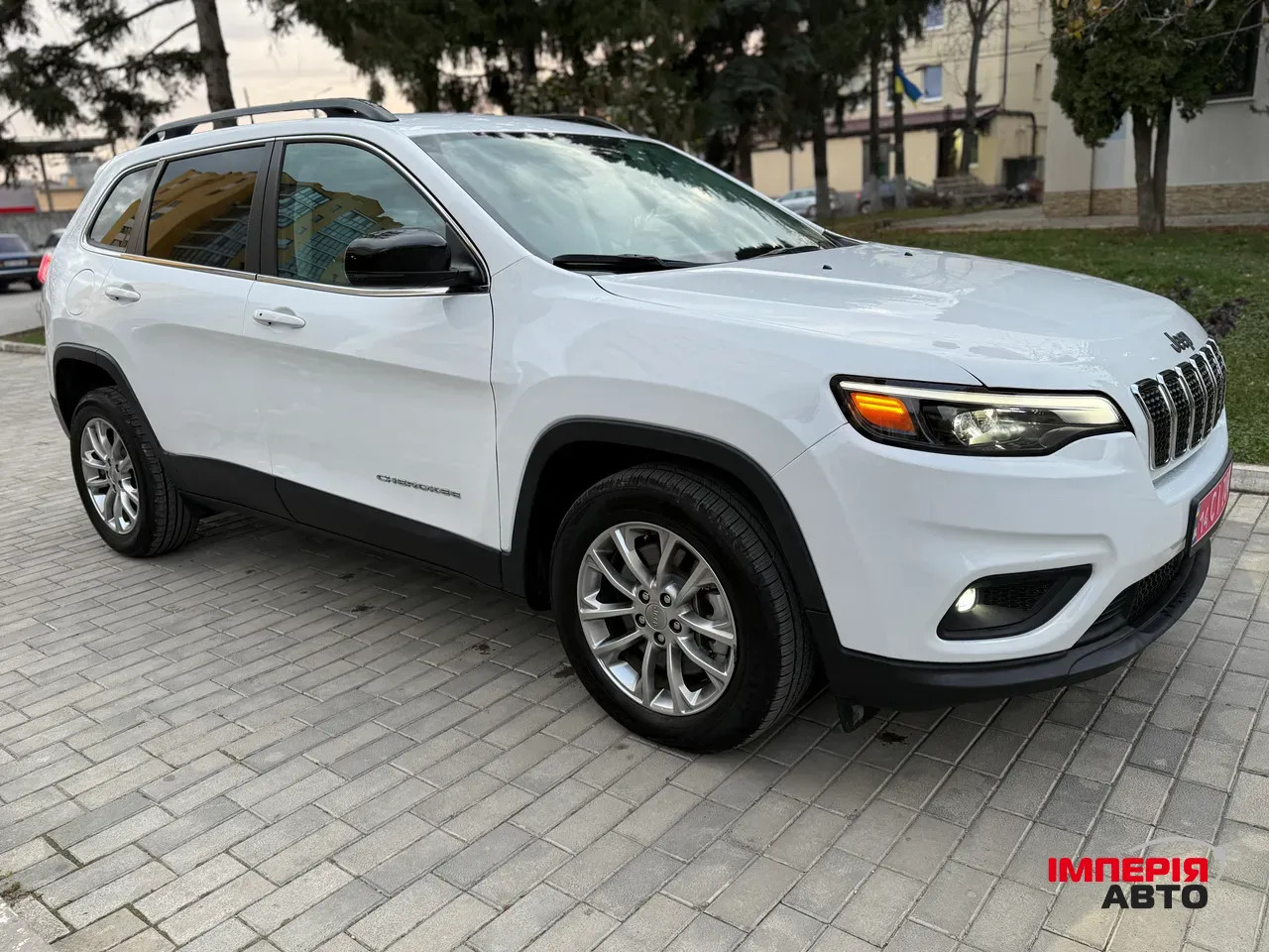 Jeep Cherokee - фото 12