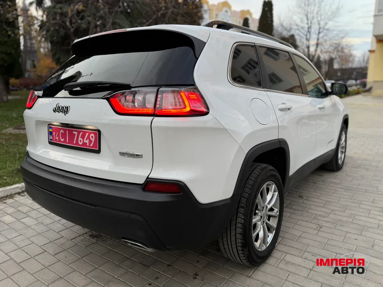 Jeep Cherokee - фото 9