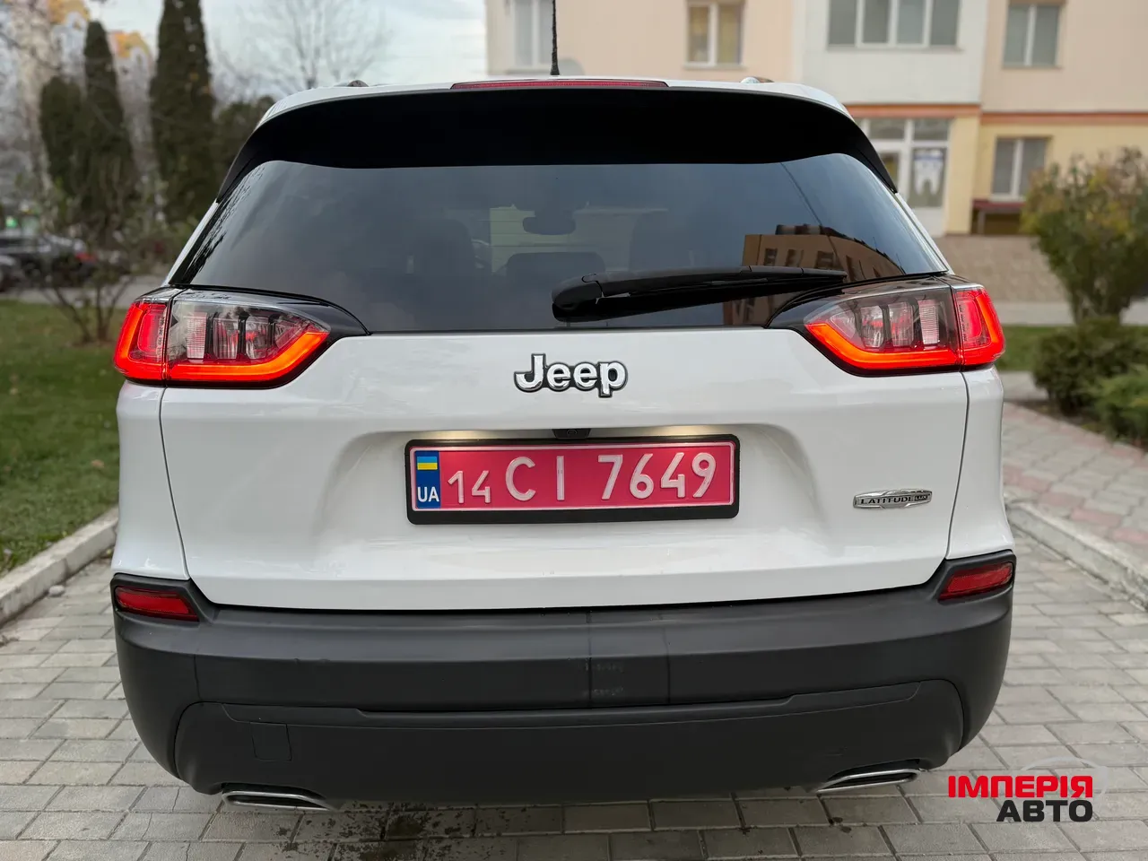 Jeep Cherokee - фото 3