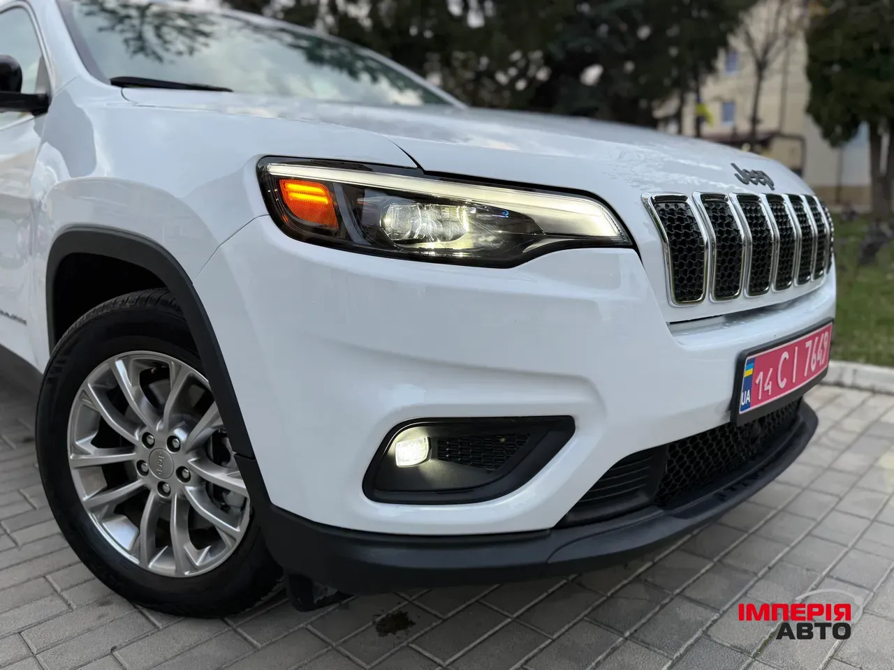 Jeep Cherokee - фото 25