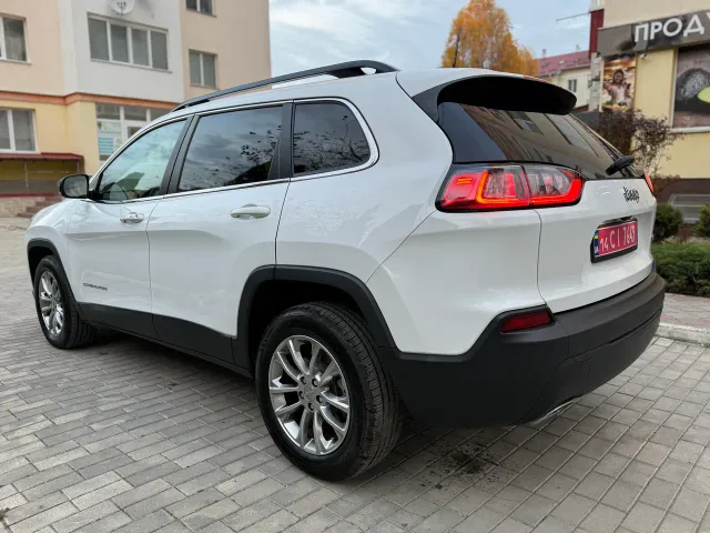 Jeep Cherokee - фото 5