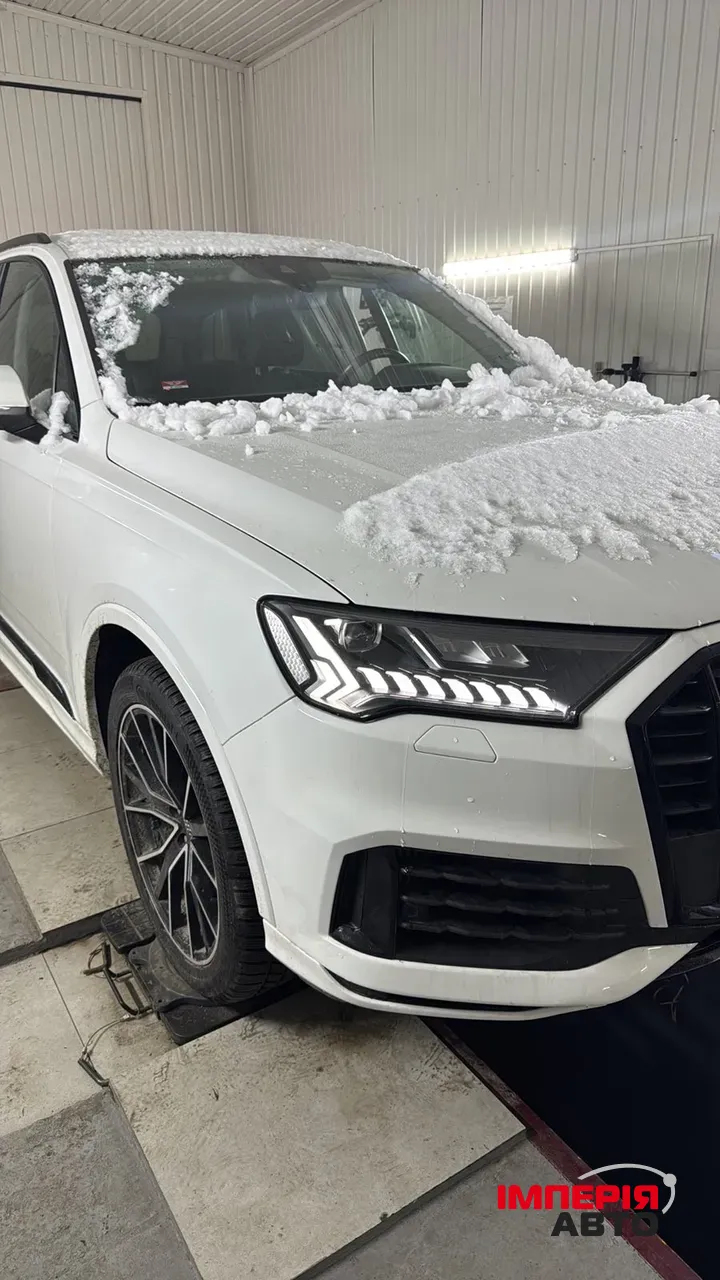 Audi Q7 - фото 1