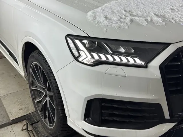 Audi Q7 - фото 1