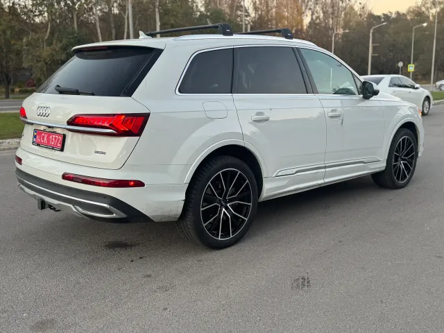 Audi Q7 - фото 4