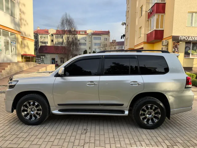 Toyota Land Cruiser - фото 5