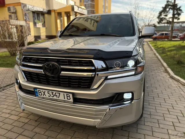 Toyota Land Cruiser - фото 2