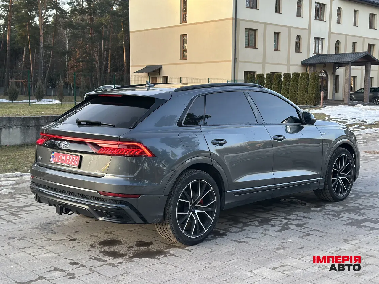 Audi Q8 - фото 12