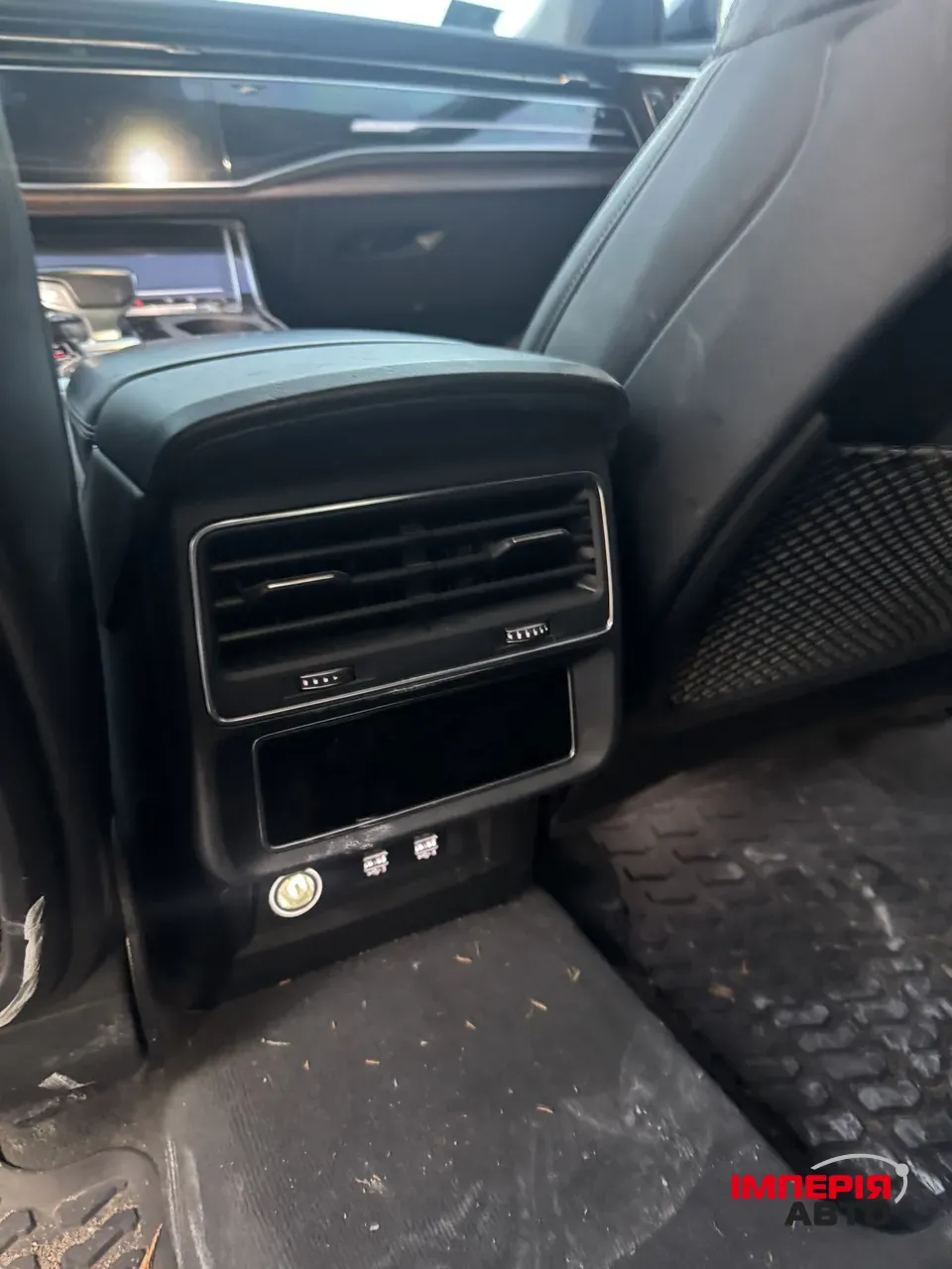 Audi Q8 - фото 26