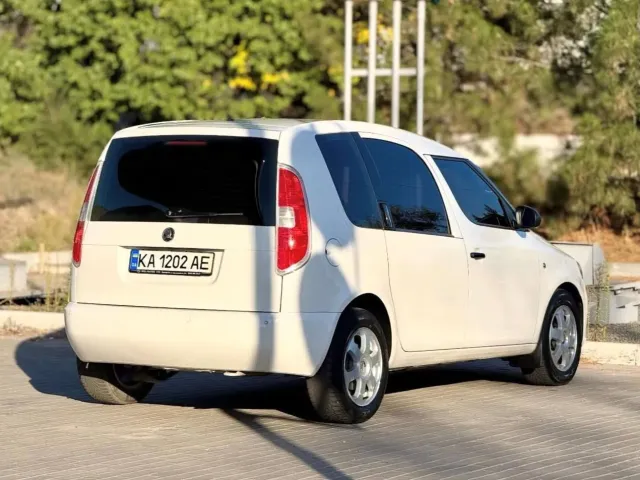 Skoda Roomster - фото 3