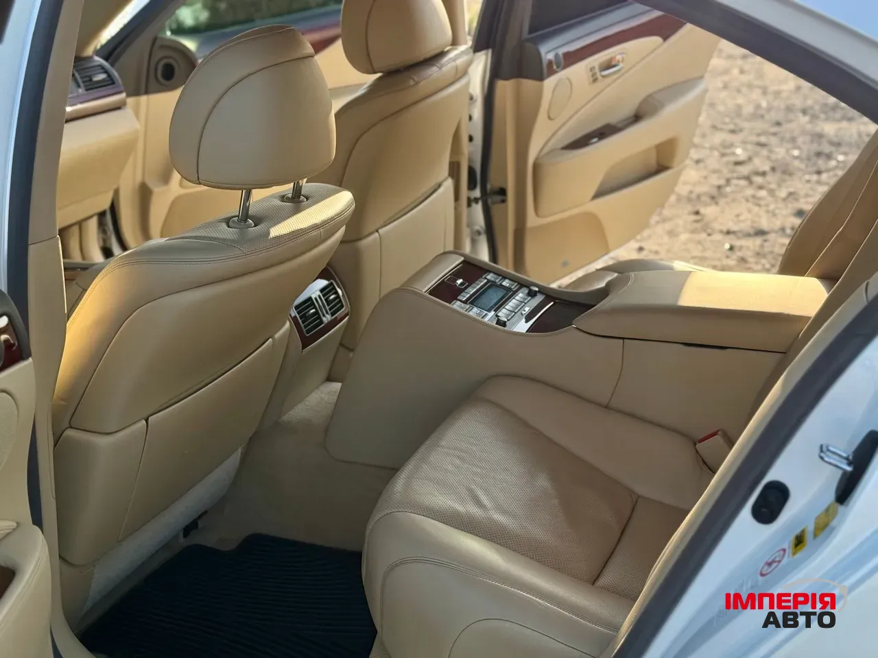 Lexus LS - фото 5