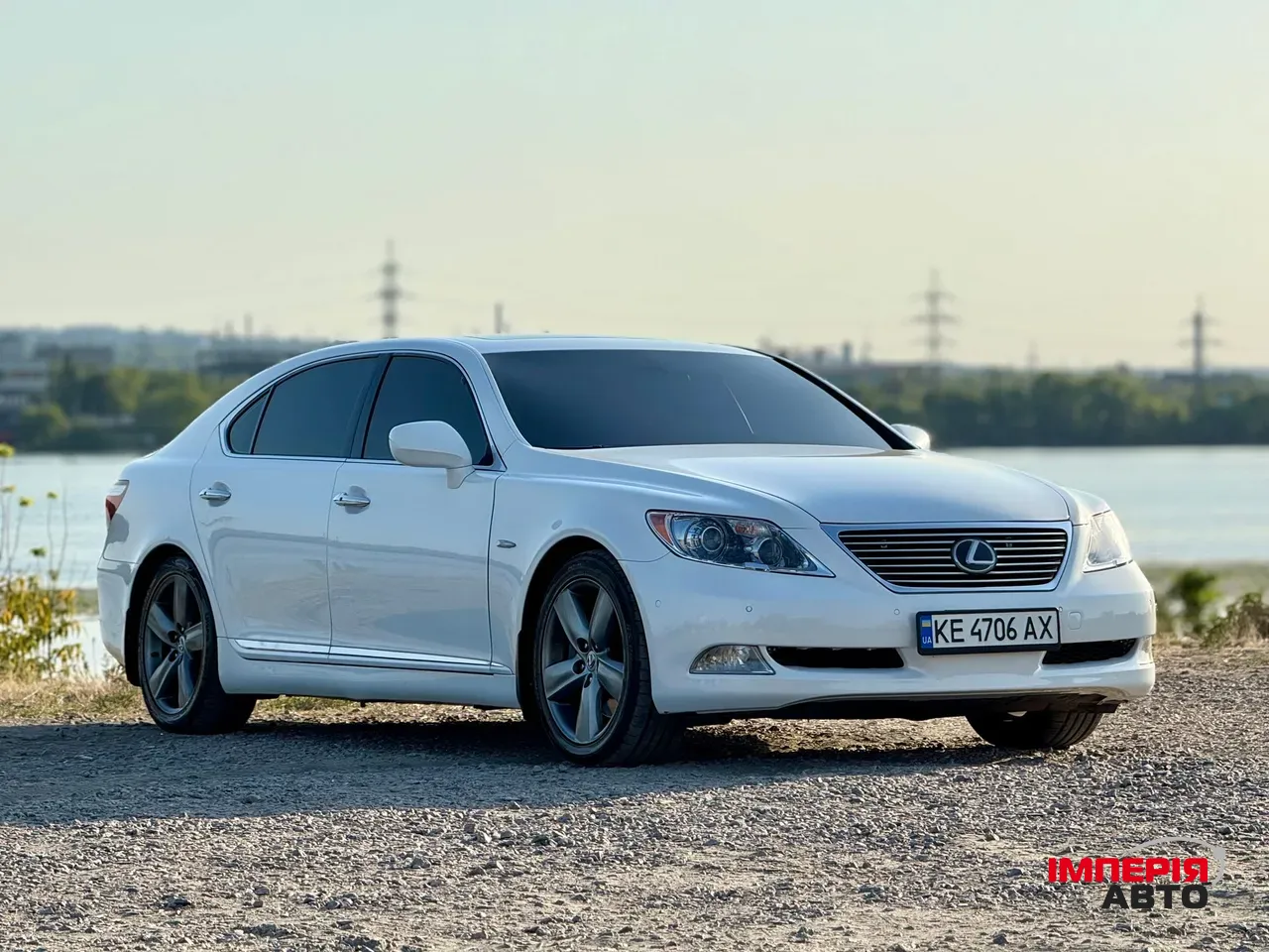 Lexus LS - фото 2