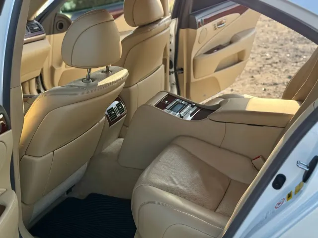 Lexus LS - фото 5