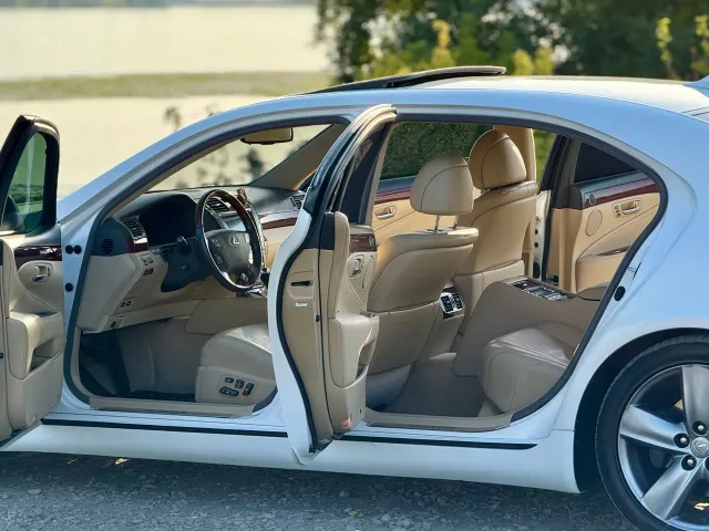 Lexus LS - фото 3