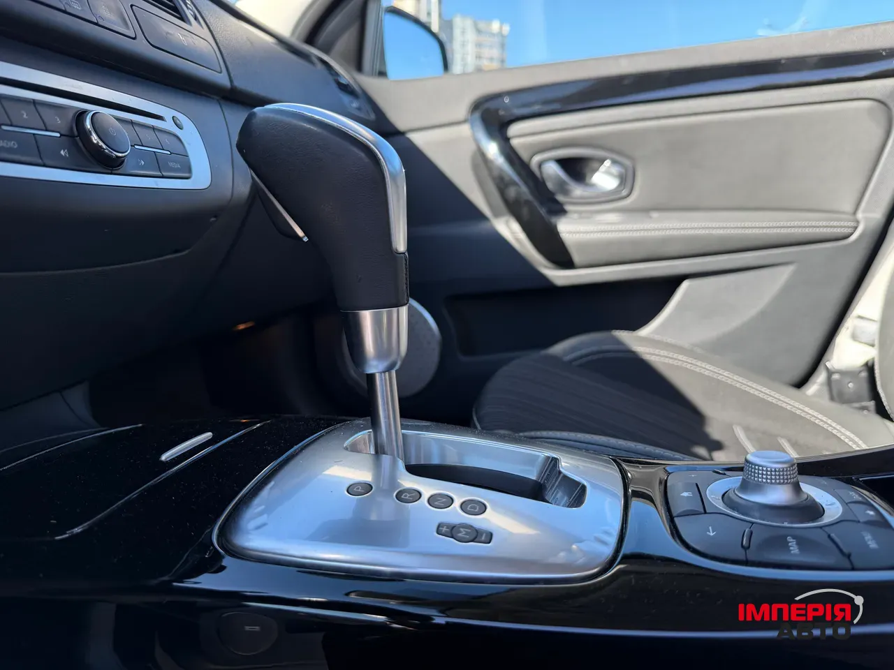 Renault Laguna - фото 8