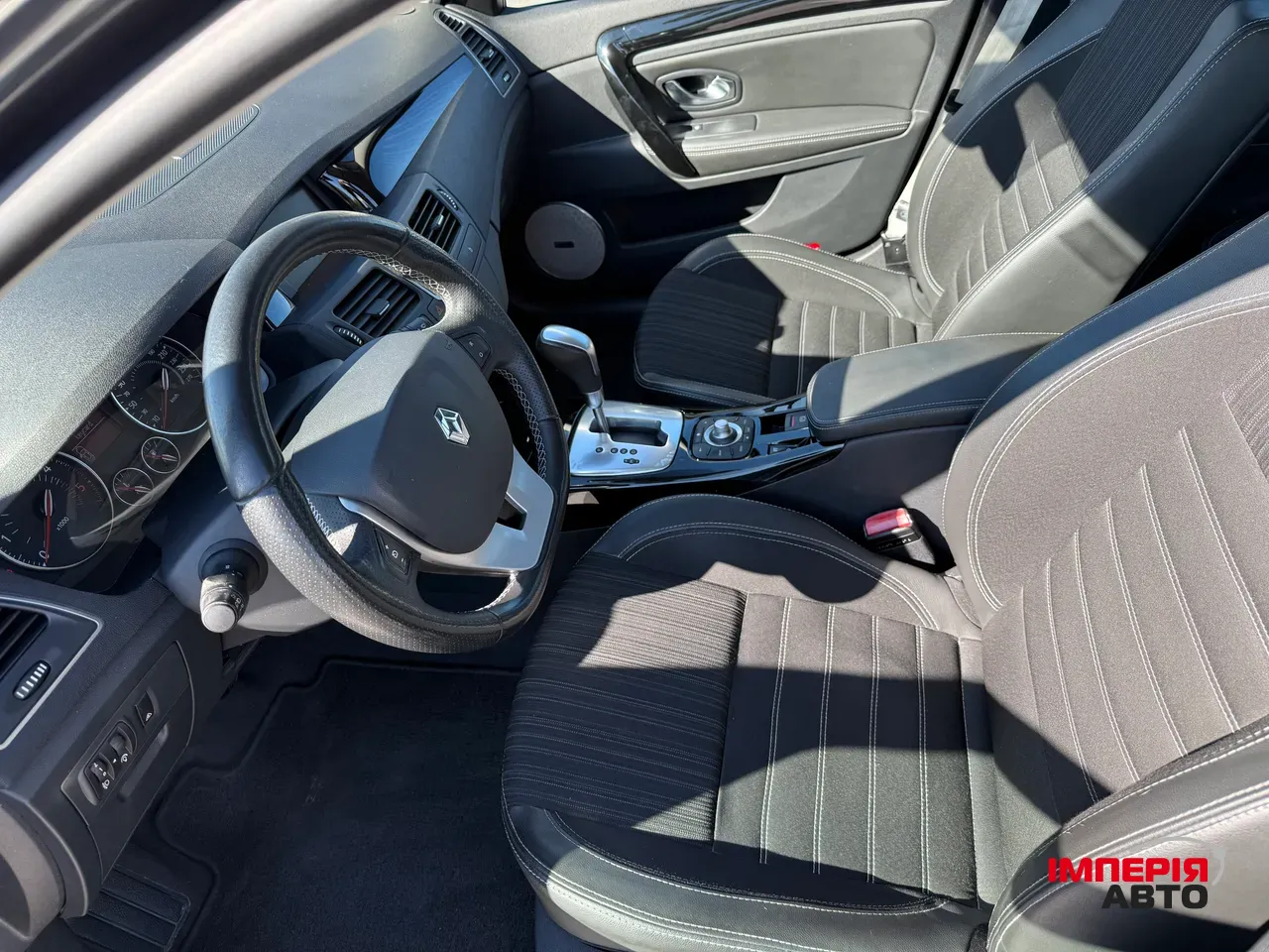 Renault Laguna - фото 7