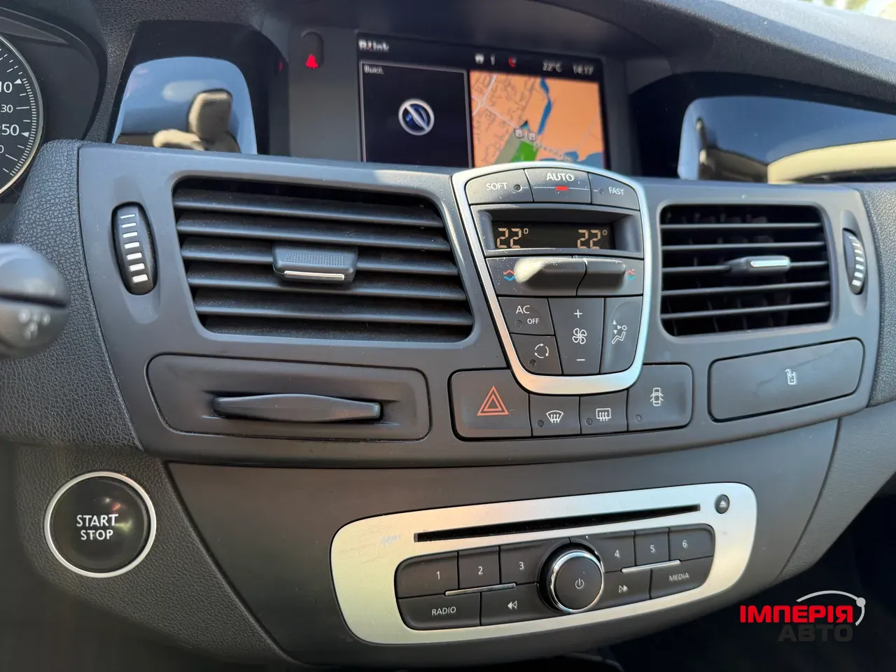 Renault Laguna - фото 12