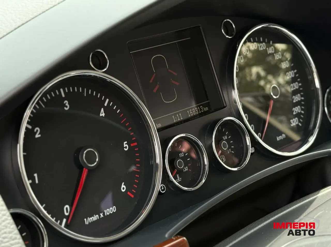 Volkswagen Touareg - фото 6