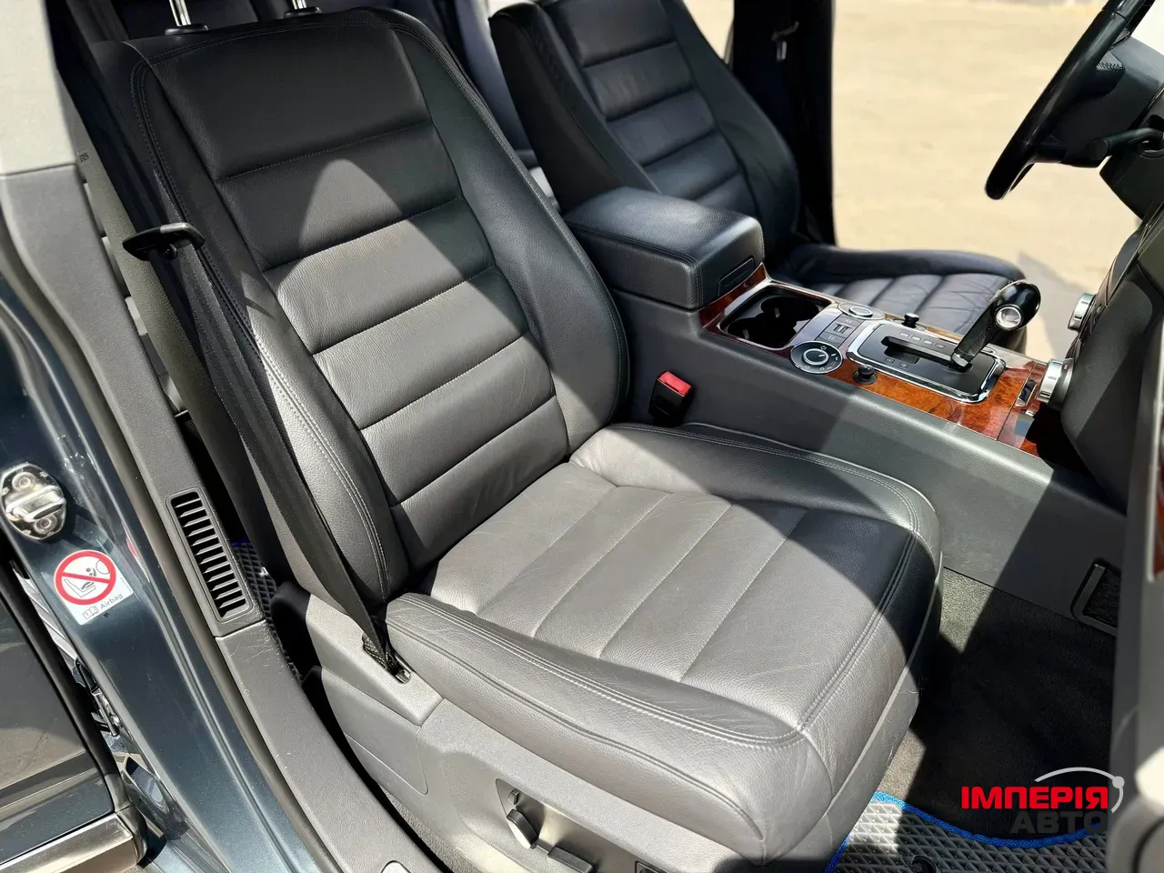 Volkswagen Touareg - фото 5