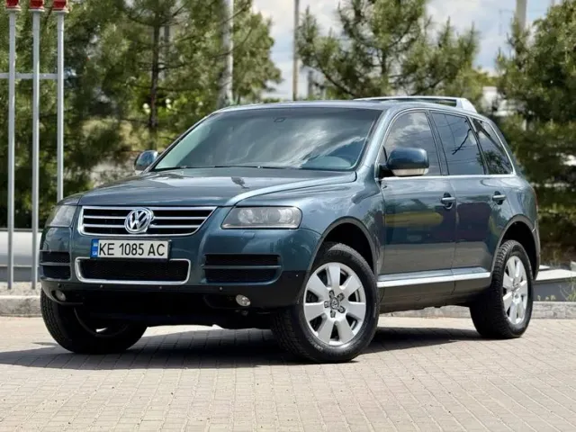 Volkswagen Touareg - фото 1