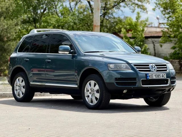 Volkswagen Touareg - фото 2