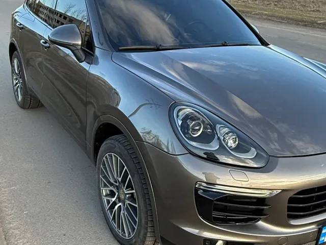 Porsche Cayenne - фото 4