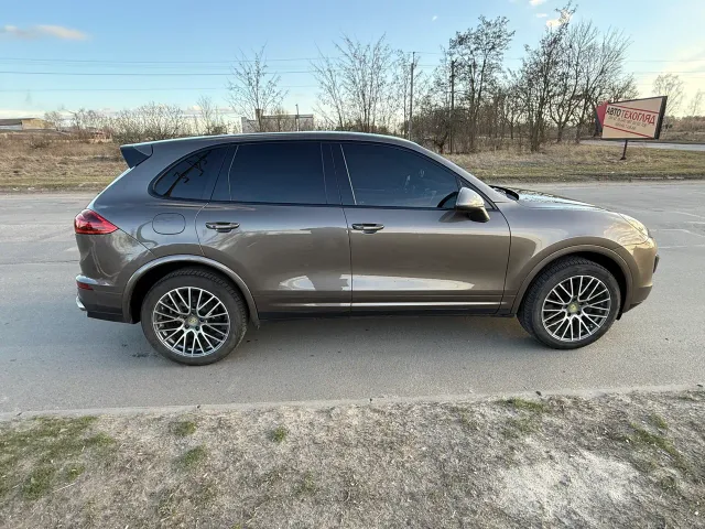 Porsche Cayenne - фото 3