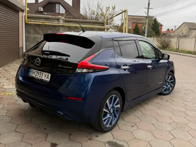 Nissan Leaf - фото 2