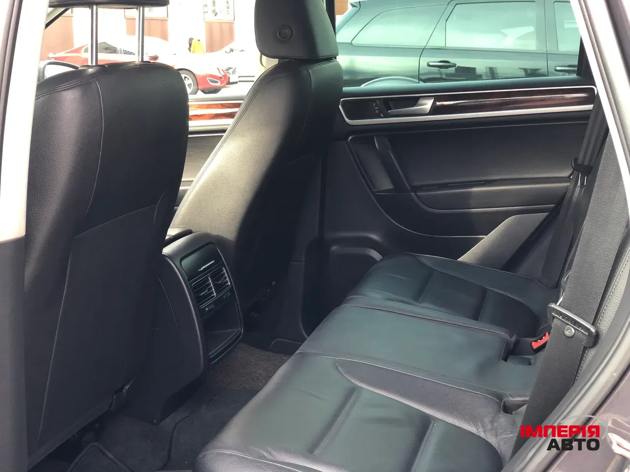 Volkswagen Touareg - фото 5