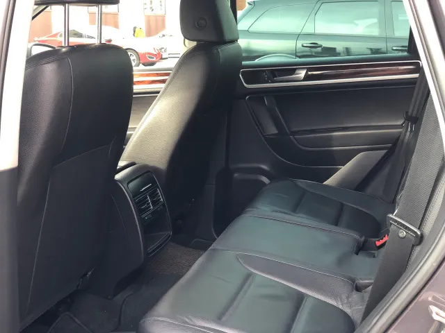 Volkswagen Touareg - фото 5