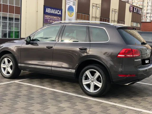 Volkswagen Touareg - фото 4