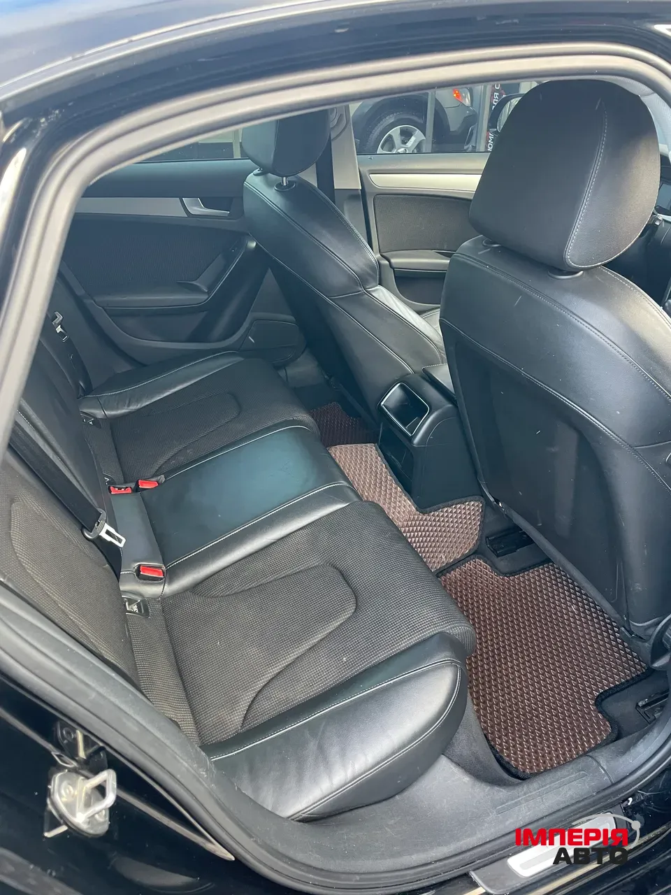 Audi A4 - фото 18