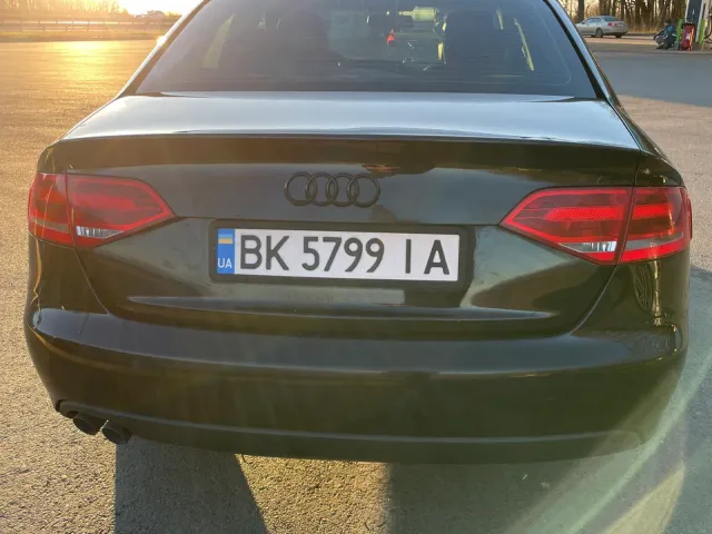 Audi A4 - фото 5