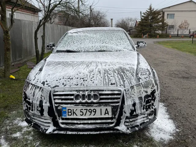 Audi A4 - фото 1