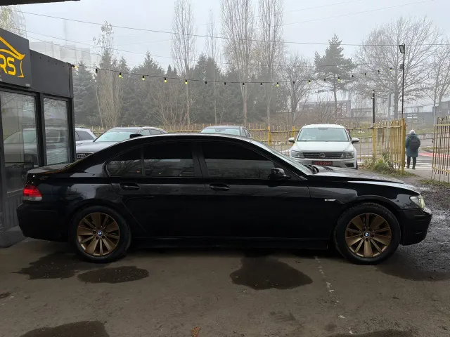 BMW 7 серії - фото 4