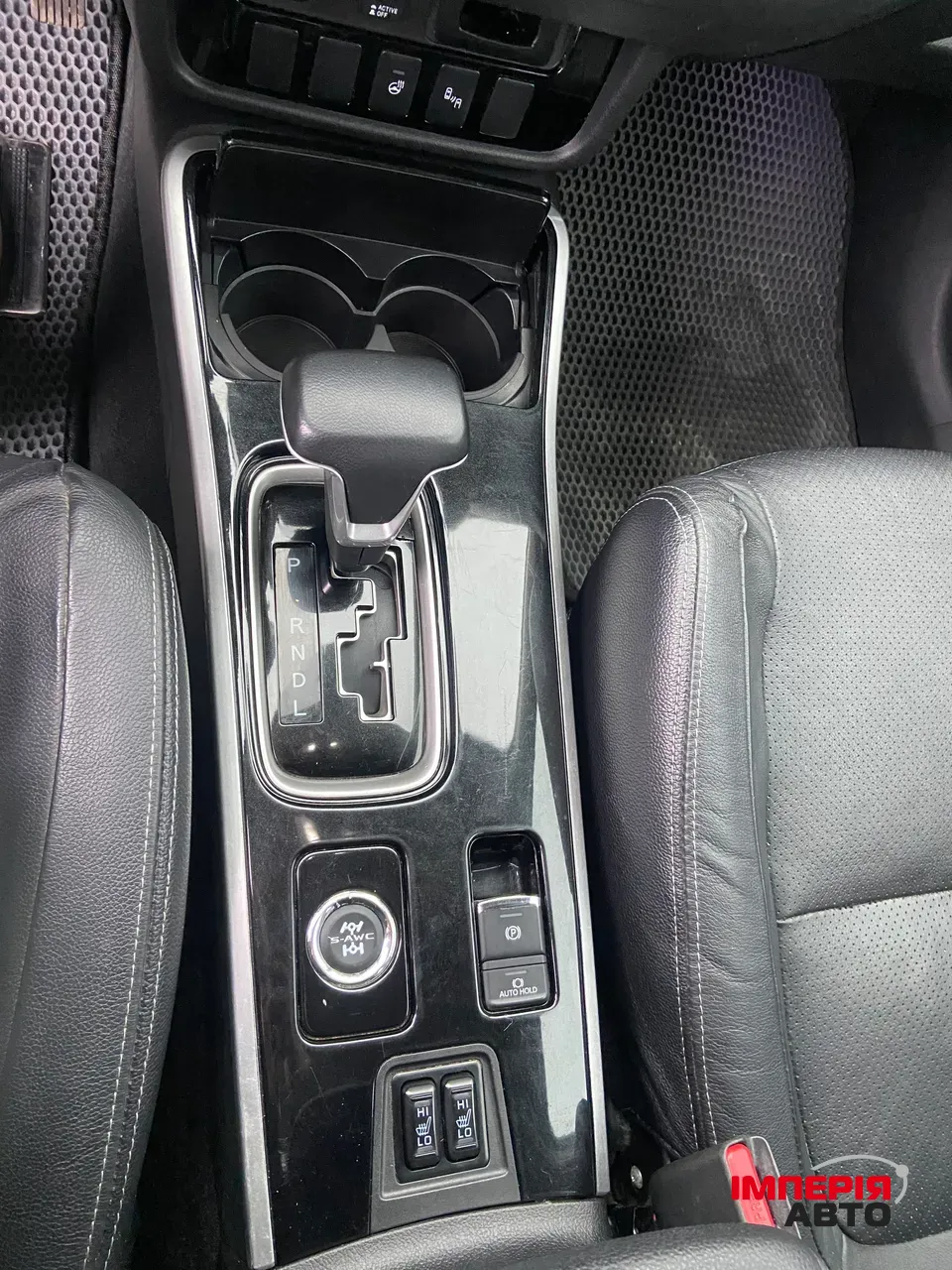 Mitsubishi Outlander - фото 14