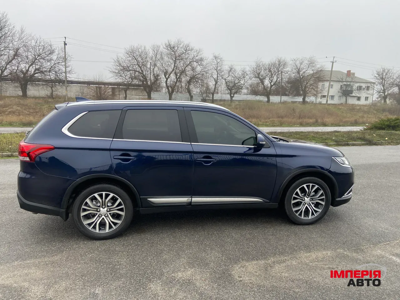 Mitsubishi Outlander - фото 4