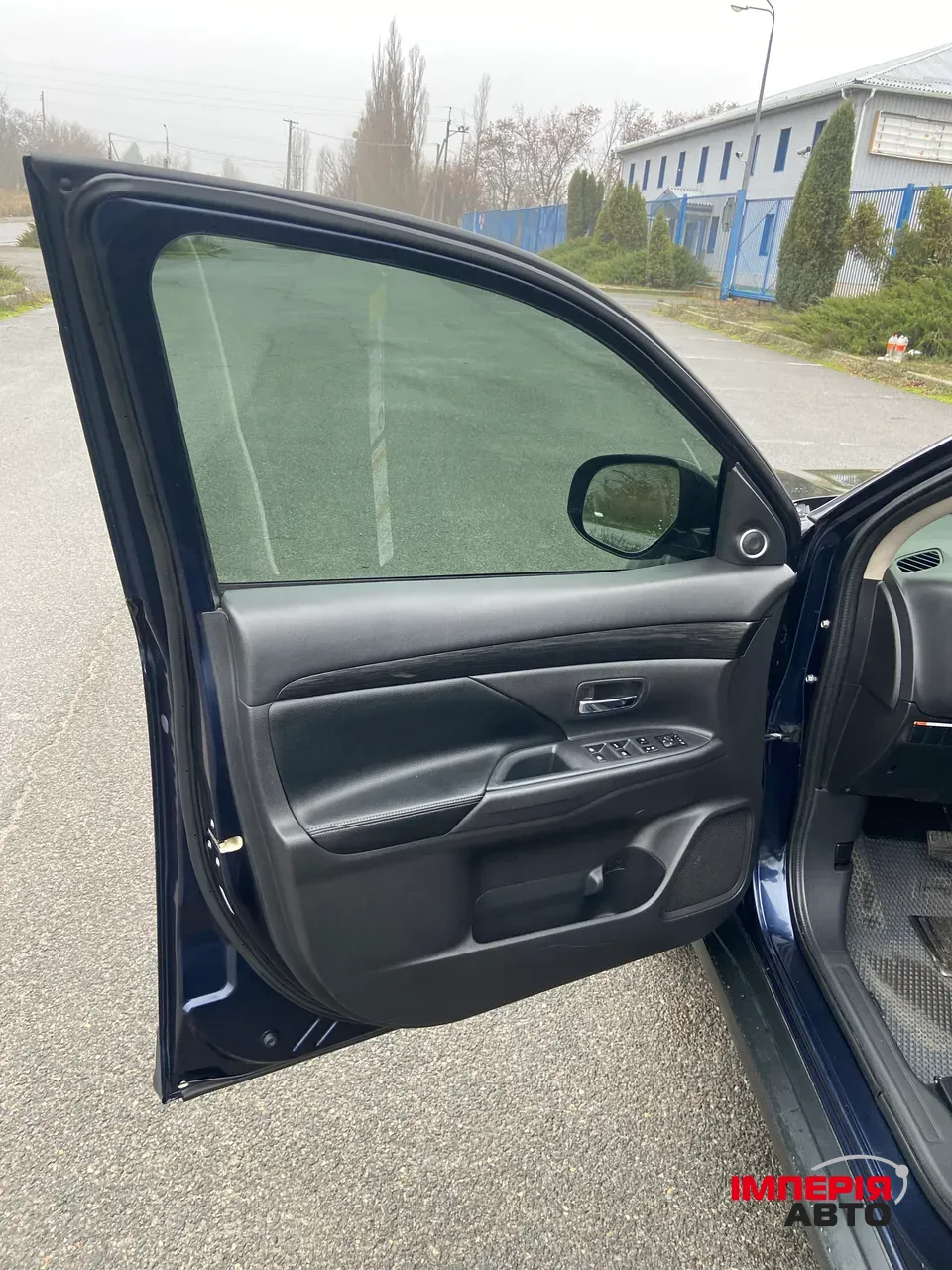 Mitsubishi Outlander - фото 12