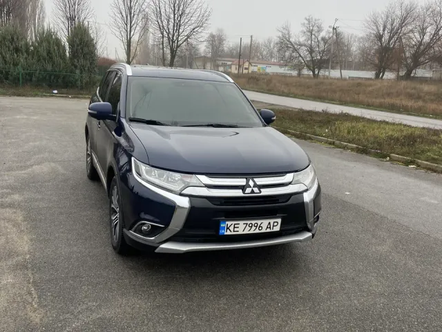 Mitsubishi Outlander - фото 2